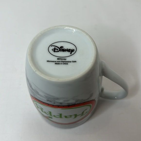 Disney Happy Minnie Mouse Ice Skating Christmas 14 ounce Coffee Mug - Picture 5 of 5